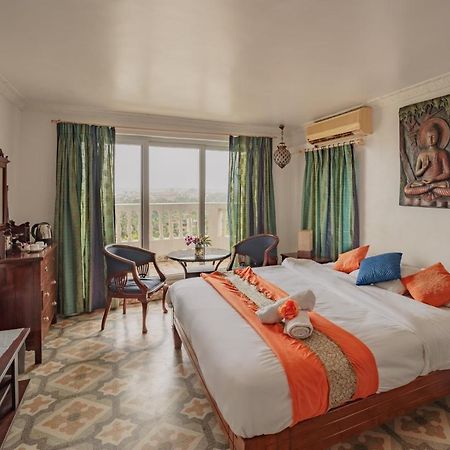 Ocean Suite Goa Dona Paula Ngoại thất bức ảnh