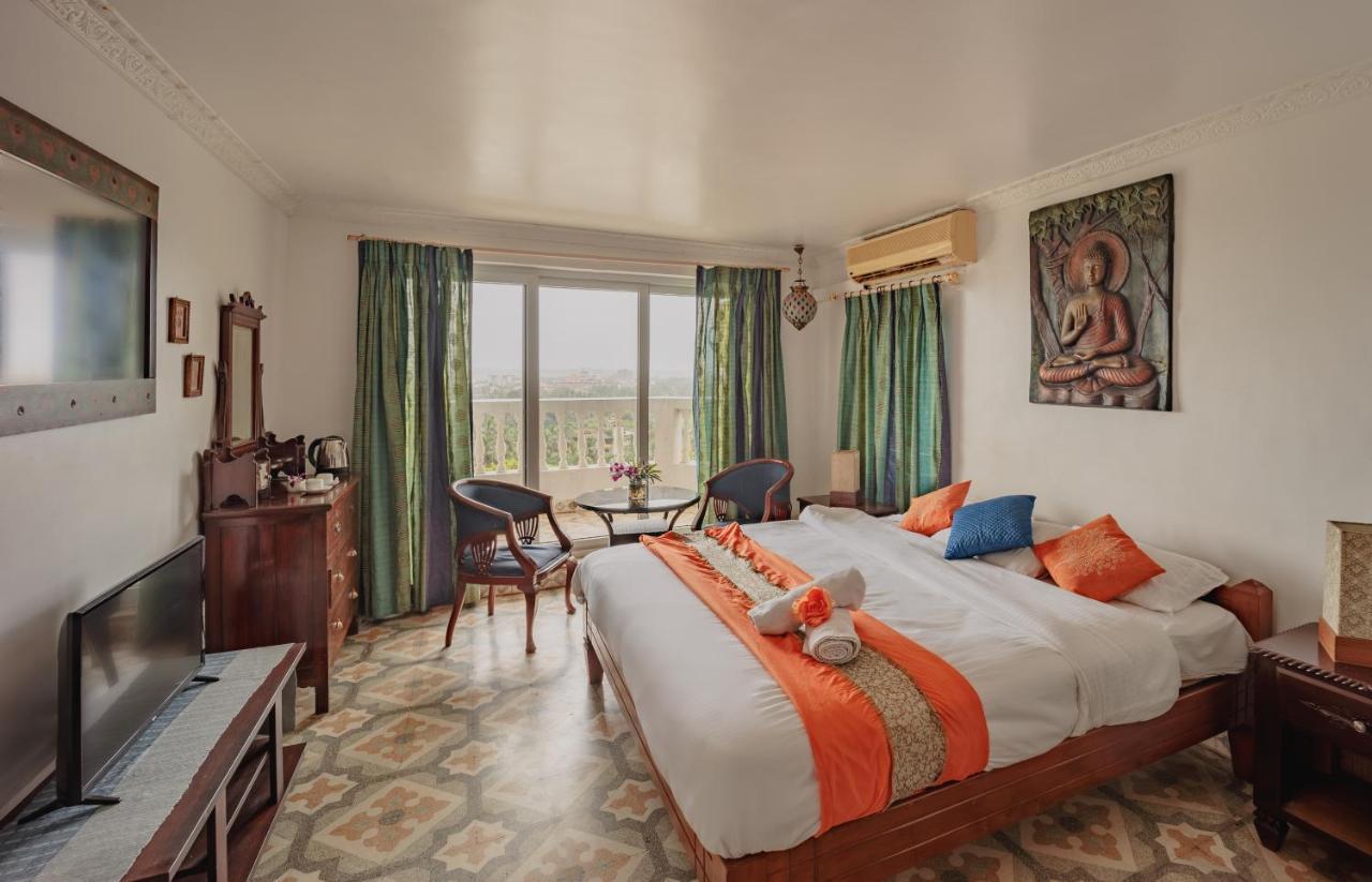Ocean Suite Goa Dona Paula Ngoại thất bức ảnh