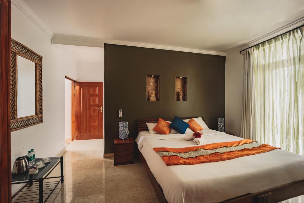 Ocean Suite Goa Dona Paula Ngoại thất bức ảnh