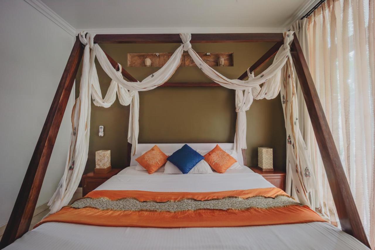 Ocean Suite Goa Dona Paula Ngoại thất bức ảnh