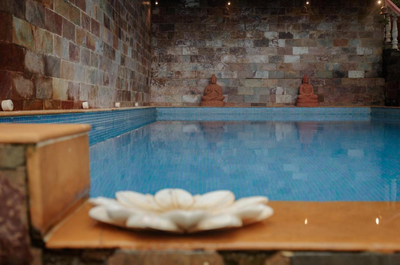 Ocean Suite Goa Dona Paula Ngoại thất bức ảnh